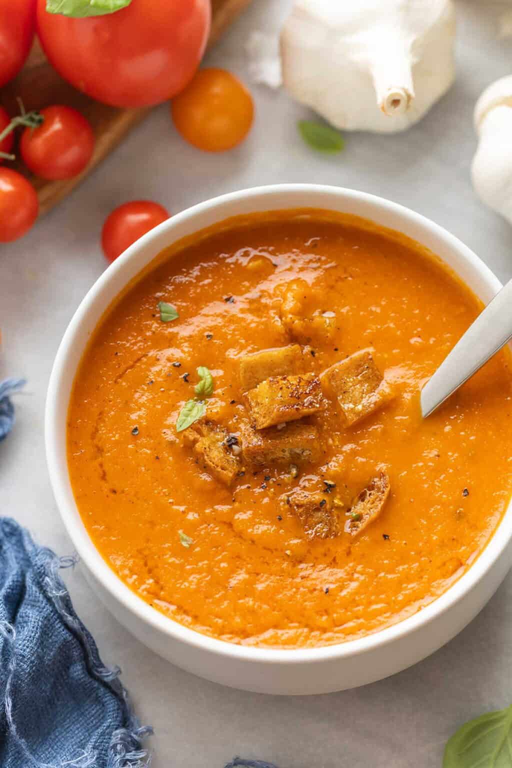 Roasted Garlic & Tomato Soup
